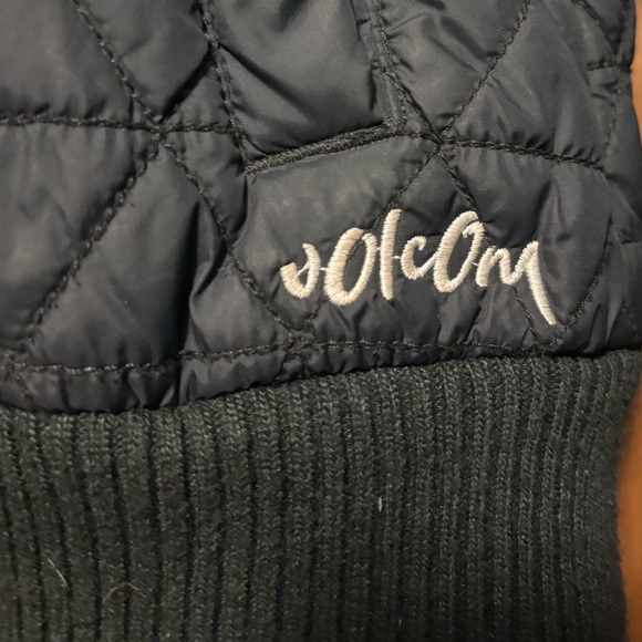 Volcom ChaChing Hooded Puffer Jacket with Zip and Button Closure Size XL PTP 22 - Picture 5 of 9